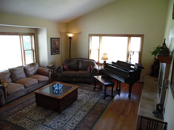3rd image of 1054 Granito Dr