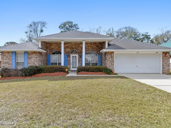 709 Hidden Oaks Dr, Ocean Springs, MS 39564