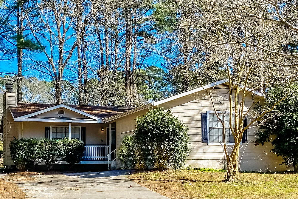 3 bed, 2.0 bath, 1254 sqft, $1,670 — Photo 1