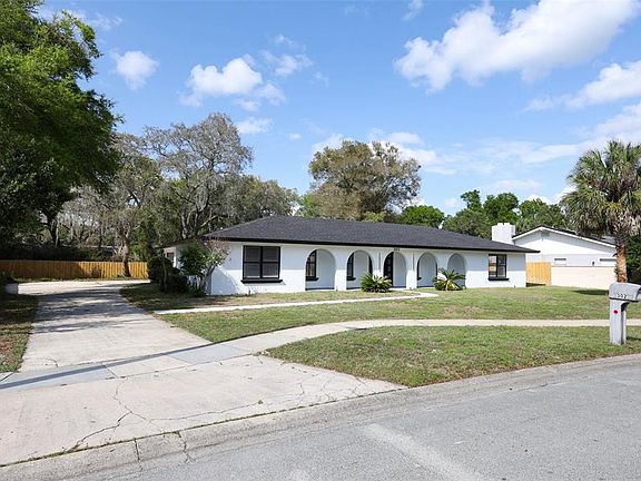 2nd image of 302 Timbercove Cir