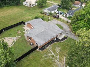 2170 E Hanthorn Rd, Lima, OH 45804