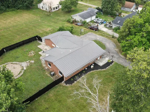 2170 E Hanthorn Rd, Lima, OH 45804