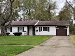 21 Cadet Dr, North Ridgeville, OH 44039