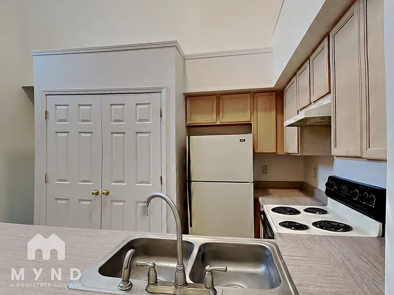 950 Berrum Ln #6 — Photo 6