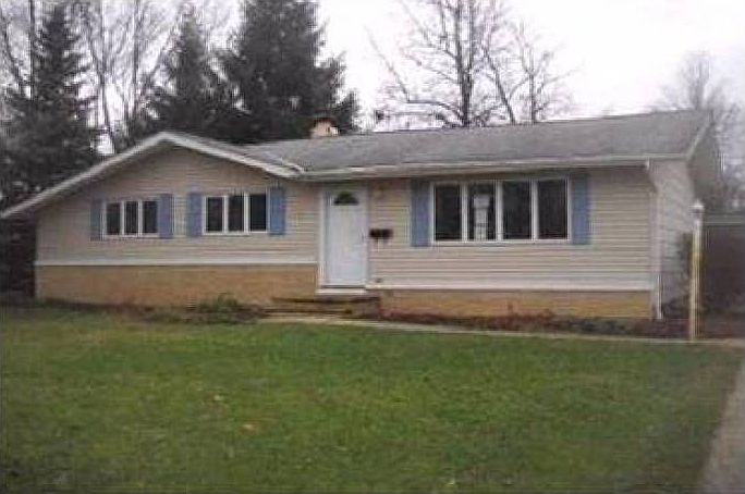 26923EastwoodLnFRONT
