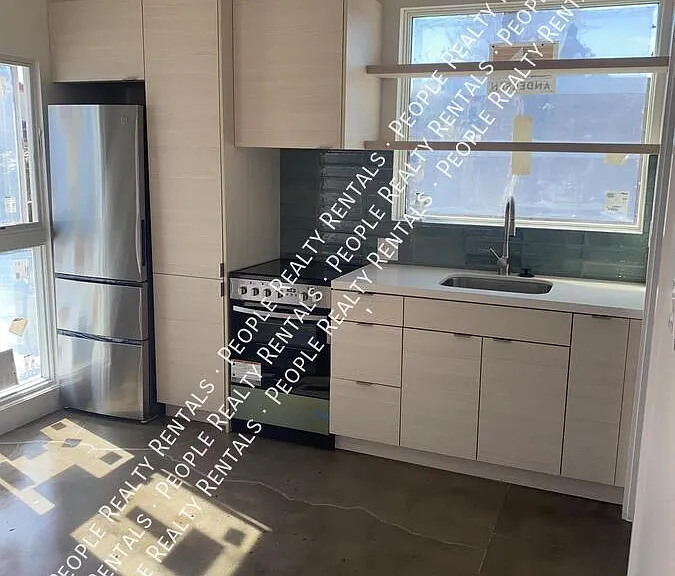 1504 Alta Vista Dr — Photo 4