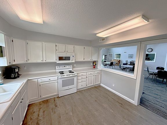 2nd image of 163 Lakeview Dr
