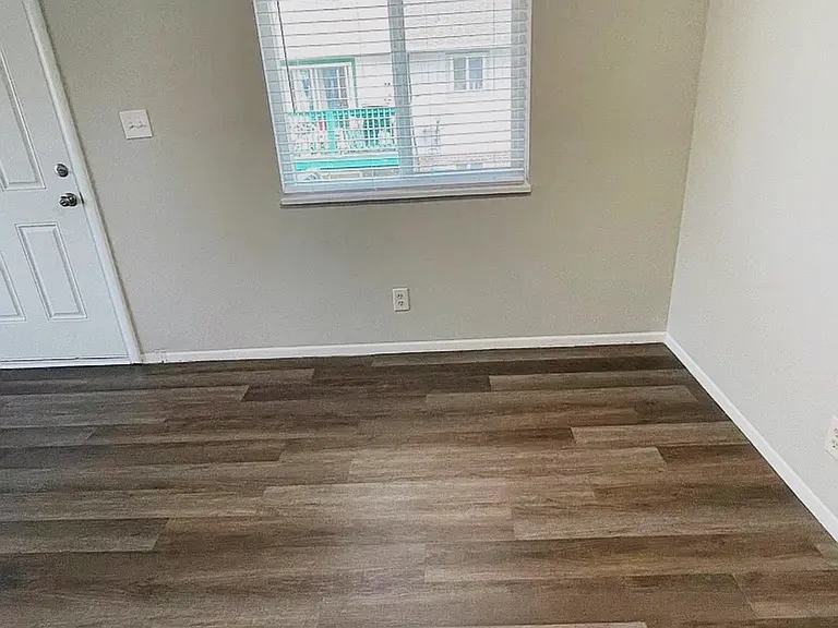 180 S 20th Ave — Photo 36