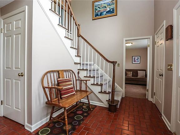 4th image of 13 Chambord Dr