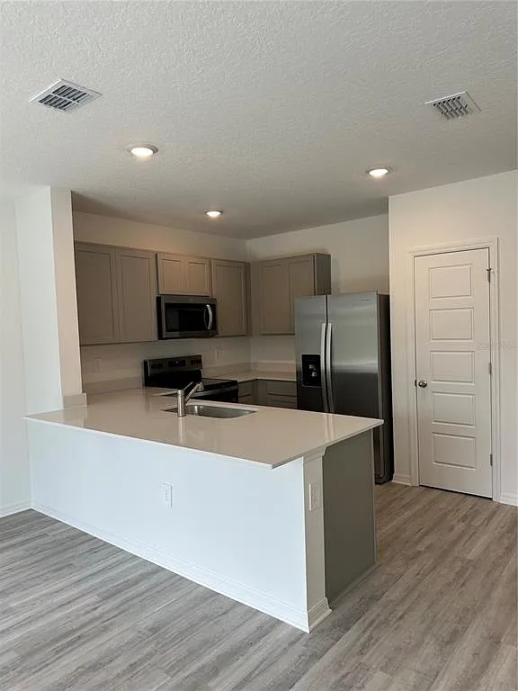 3 bed, 2.5 bath, 1464 sqft, $1,950 — Photo 2
