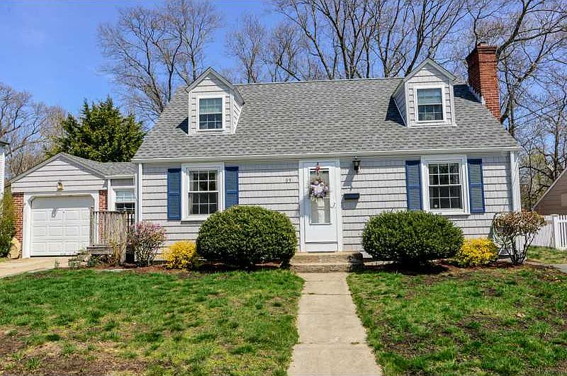 1st image of 83 Parkway Dr