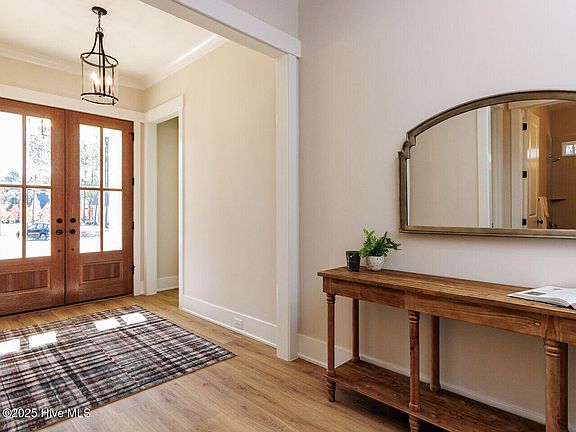 5th image of 370 Rose Dale Court