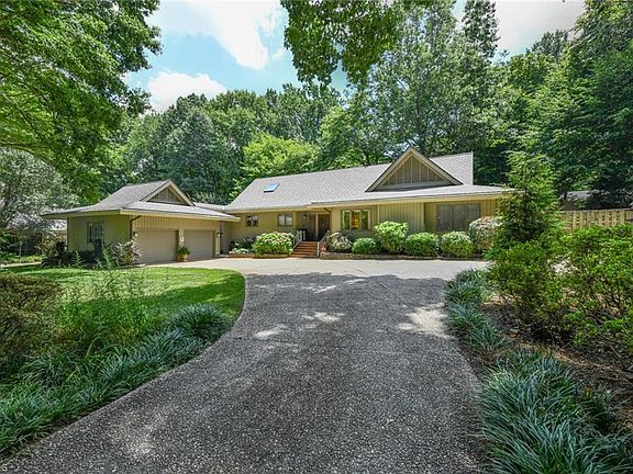 2nd image of 3514 Waldron Dr