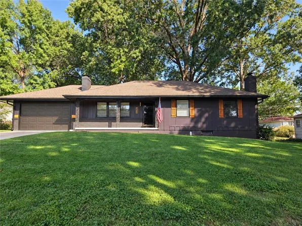 7725 Crescent Ave, Raytown, MO 64138