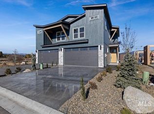 12 Ogden St, Cascade, ID 83611