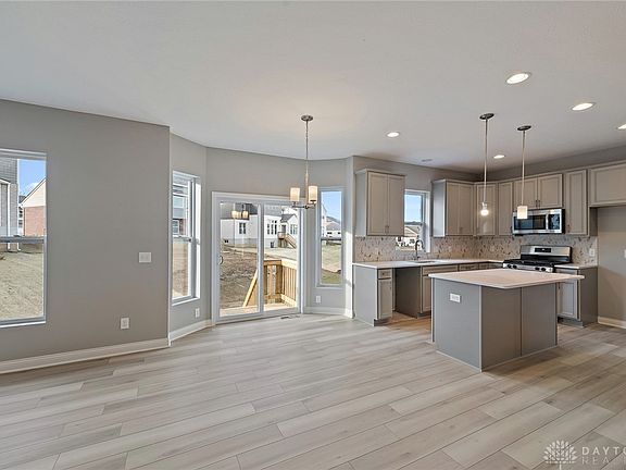 3rd image of 685 Dewmar Dr #29