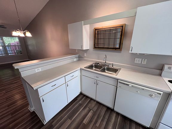 3rd image of 8157 Heirloom Dr #8157