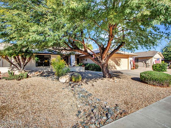 3rd image of 13714 W GREENVIEW Drive