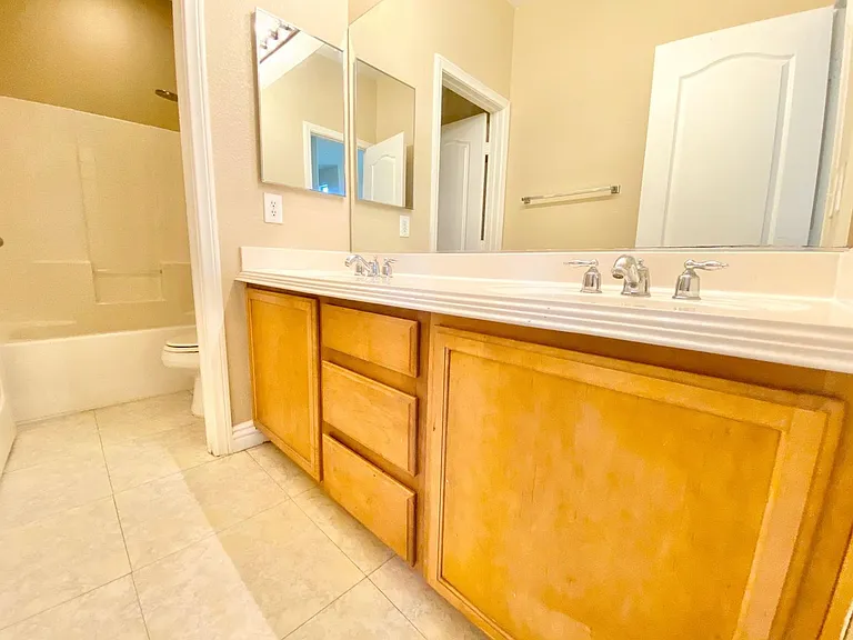 8836 Palm Creek Ct — Photo 6