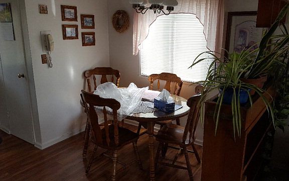 5th image of 690 NE Bonneville Dr