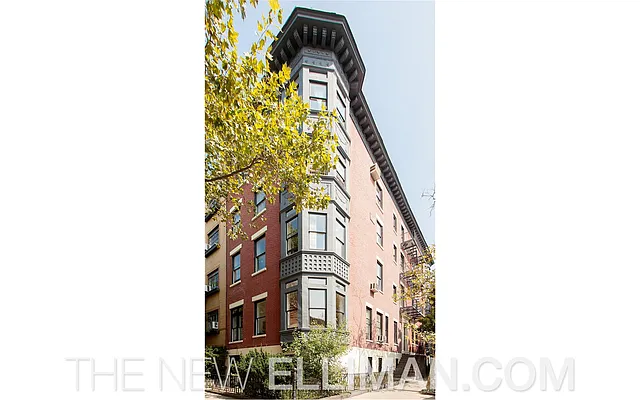 Sold by Douglas Elliman | media 16