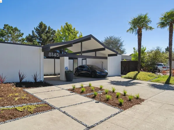 8145 Phaeton Dr, Oakland, CA 94605