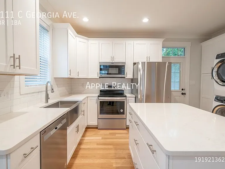 1111C Georgia Ave — Photo 6