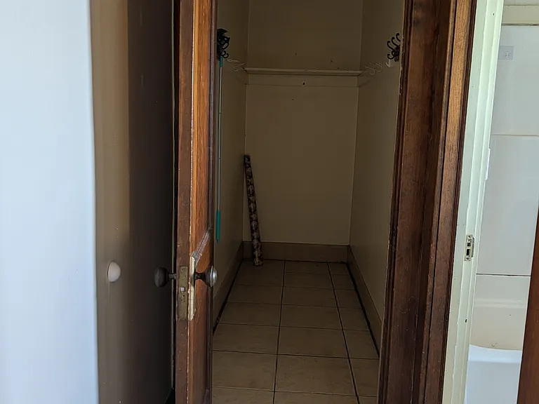 508 Harbor St #UPSTAIRS — Photo 1