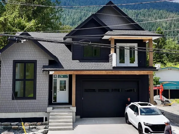 396 Eagle St, Harrison Hot Springs, BC V0M 1K0