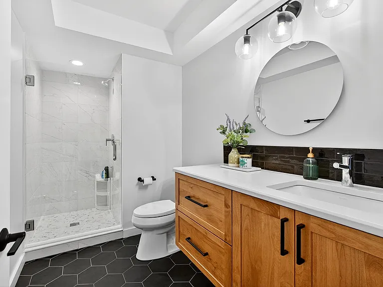 215 N Sarah St #7 — Photo 34