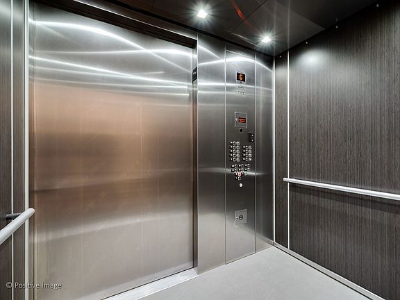 3rd image of 1540 N North Park Ave #3S