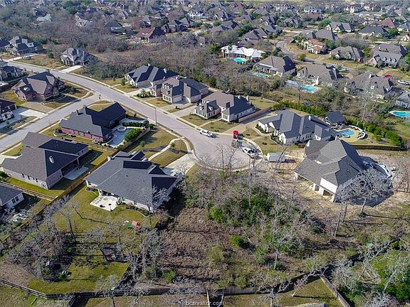 3rd image of 1314 Quarry Oaks Dr