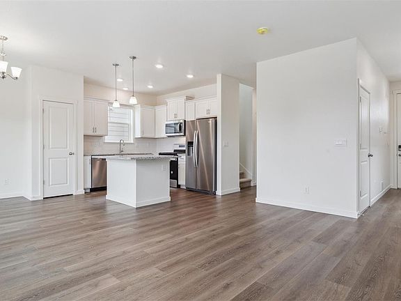 4th image of 507 Ledge Street