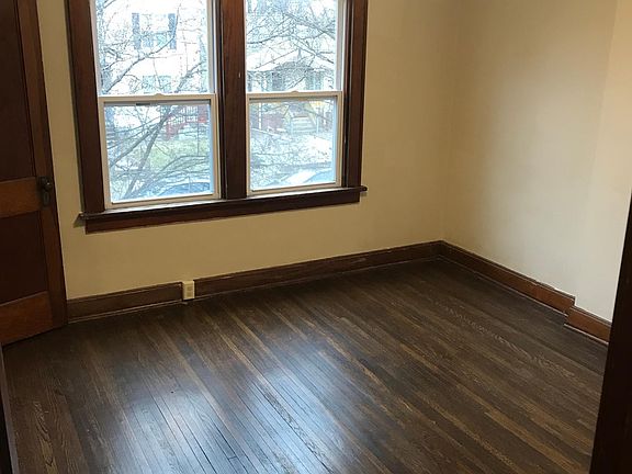 2nd image of 487 Wyandotte Ave