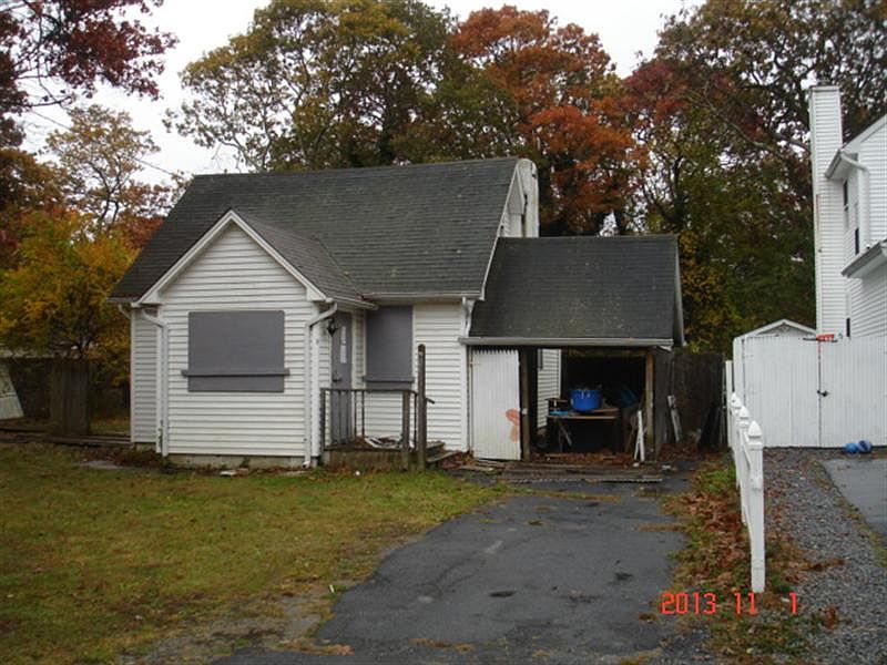 2nd image of 94 Wood Ave