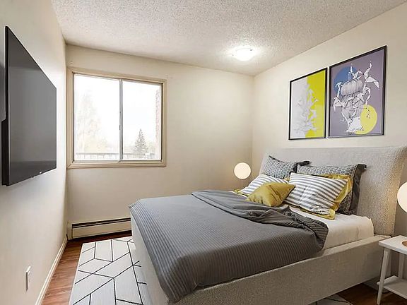 3rd image of 11 Greenbrook Dr E #498157