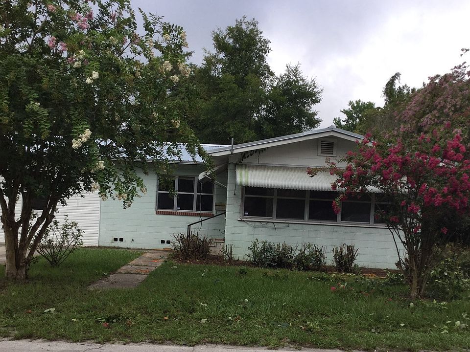 1st image of 870 SE Saint Johns St