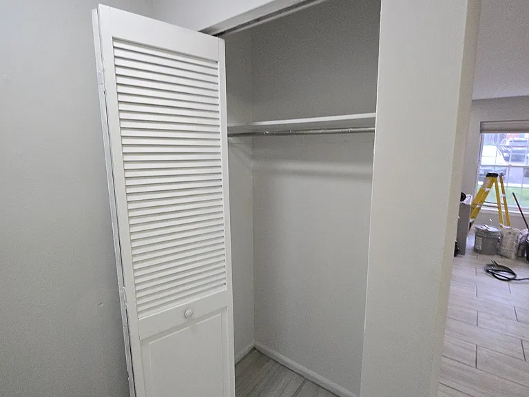 Entrance closet