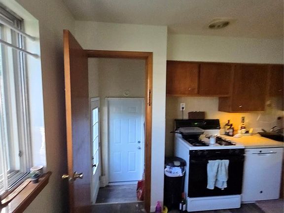4th image of 855 Lilac Dr