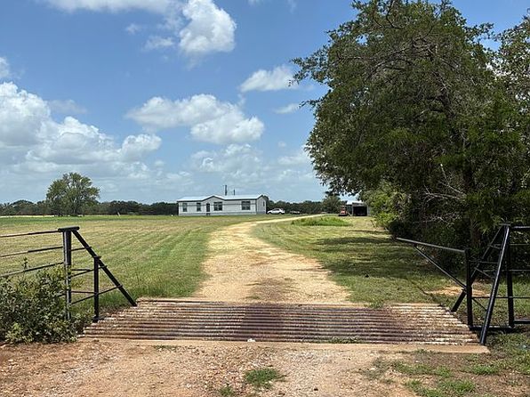 1066 Private Road 4401