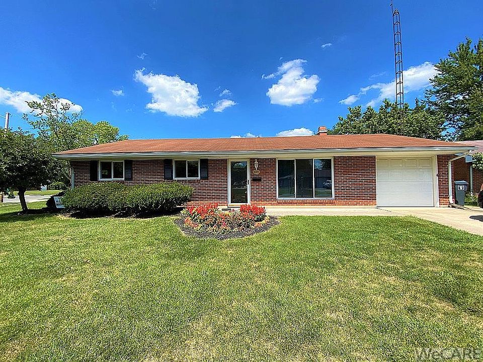 1st image of 690 Meadowbrook Dr