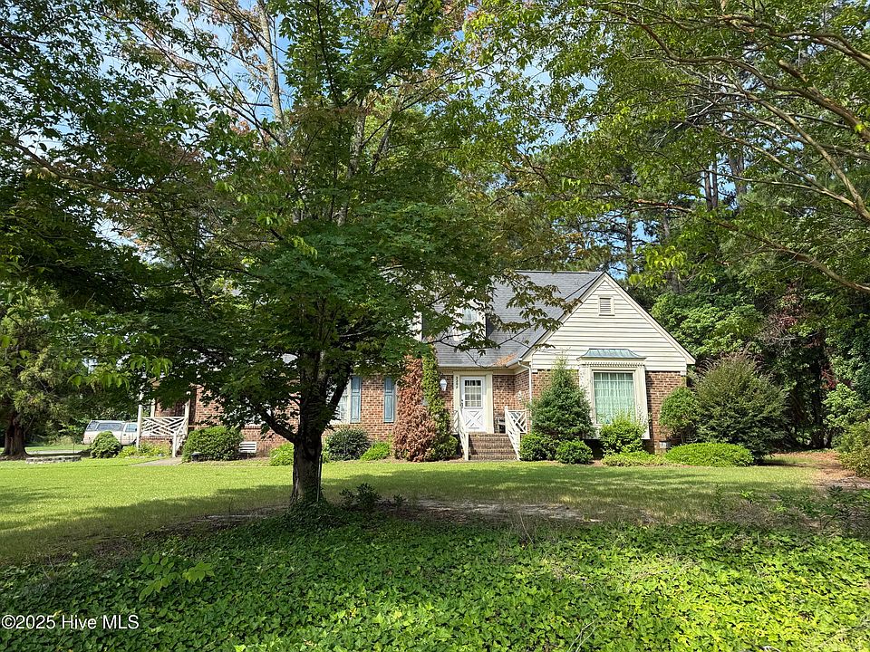 2nd image of 2207 Greenwich Lane NW