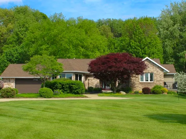 11132 Nutmeg Rd, Plymouth, IN 46563