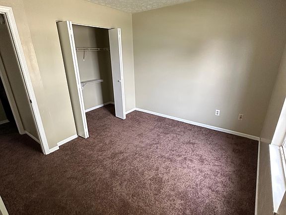 5th image of 203 Lakeshore Dr APT B