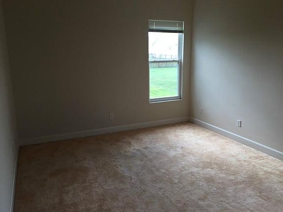 5th image of 1162 Edgewater Dr