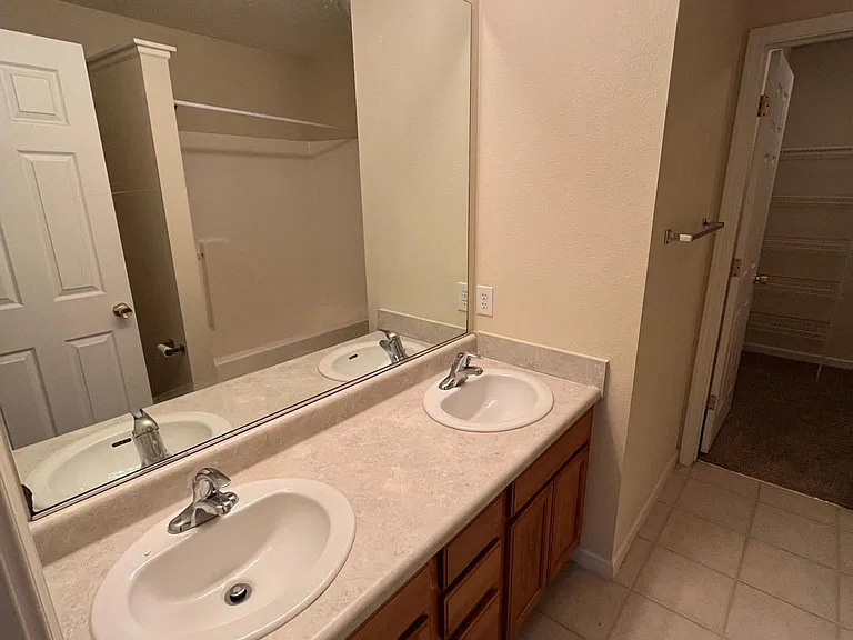 3168 Shadow Bend Dr — Photo 12