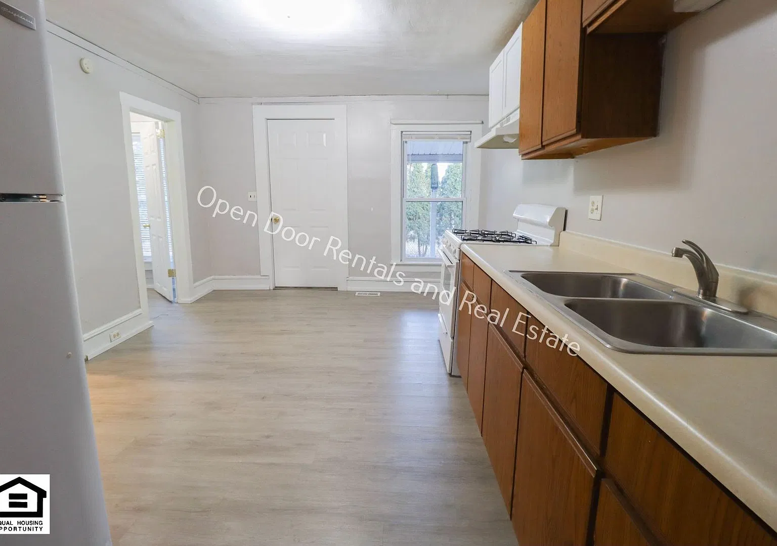 121- 123 S State Street — Photo 4