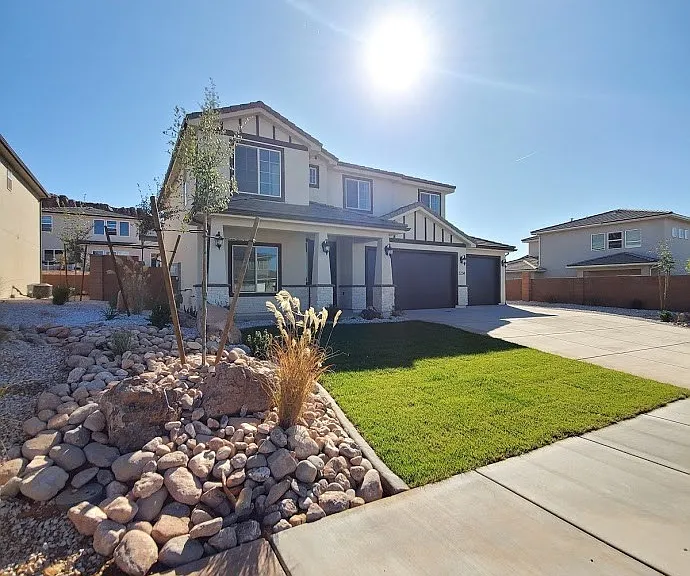 3294 E Tanoak Dr — Photo 2
