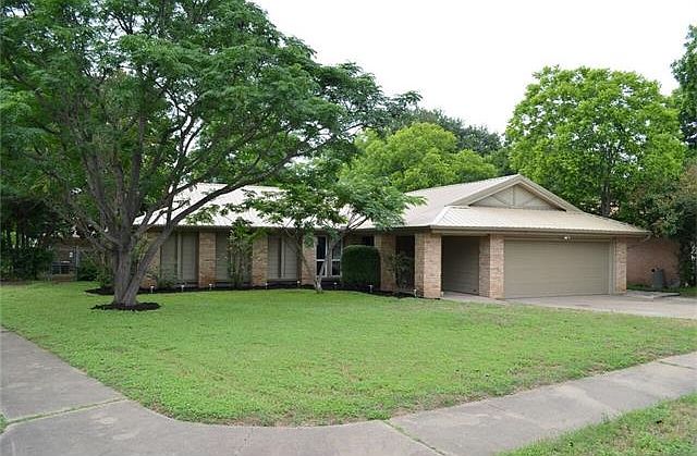 1st image of 10212 Woodland Village Dr