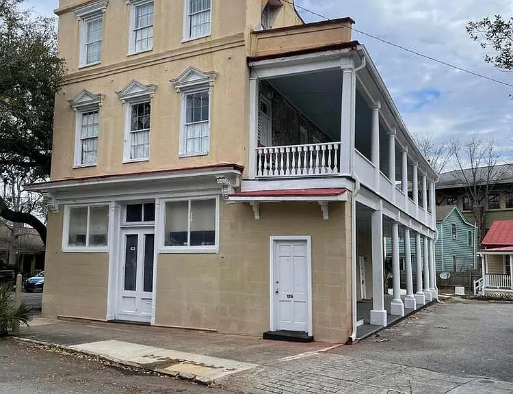 126 Alexander St — Photo 13